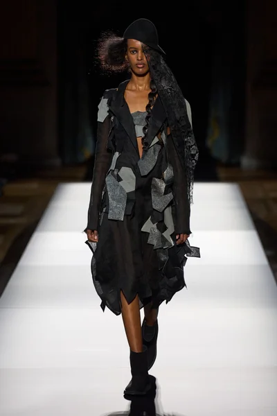 Look 11